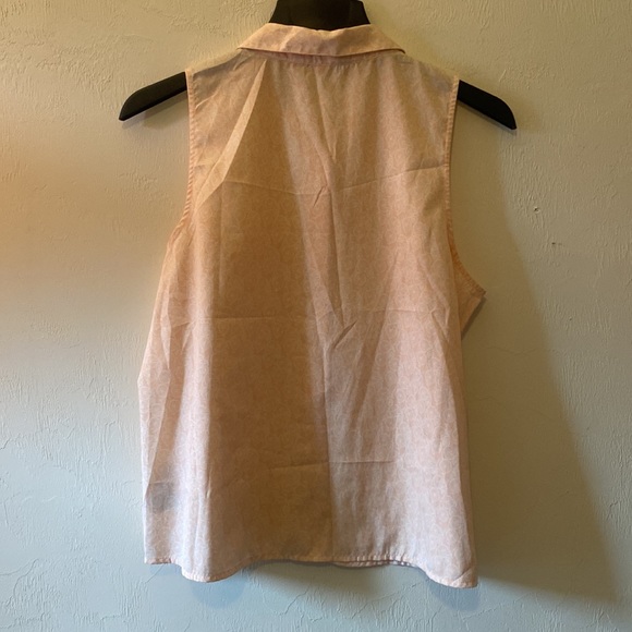 *SOLD*Banana Republic Light Pink Bicycle Pattern Button Down Top Size M - Picture 6 of 6